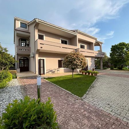Apartment Lina Zadar Bagian luar foto