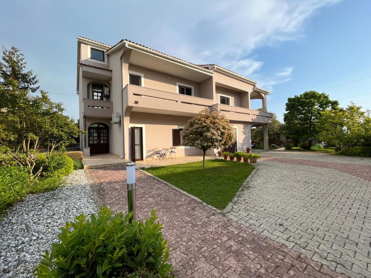 Apartment Lina Zadar Bagian luar foto